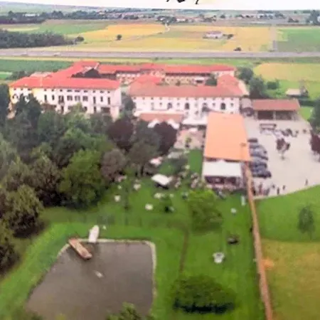 Отель Tenuta Valminier *